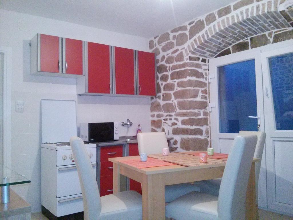 House Popovic Apartma